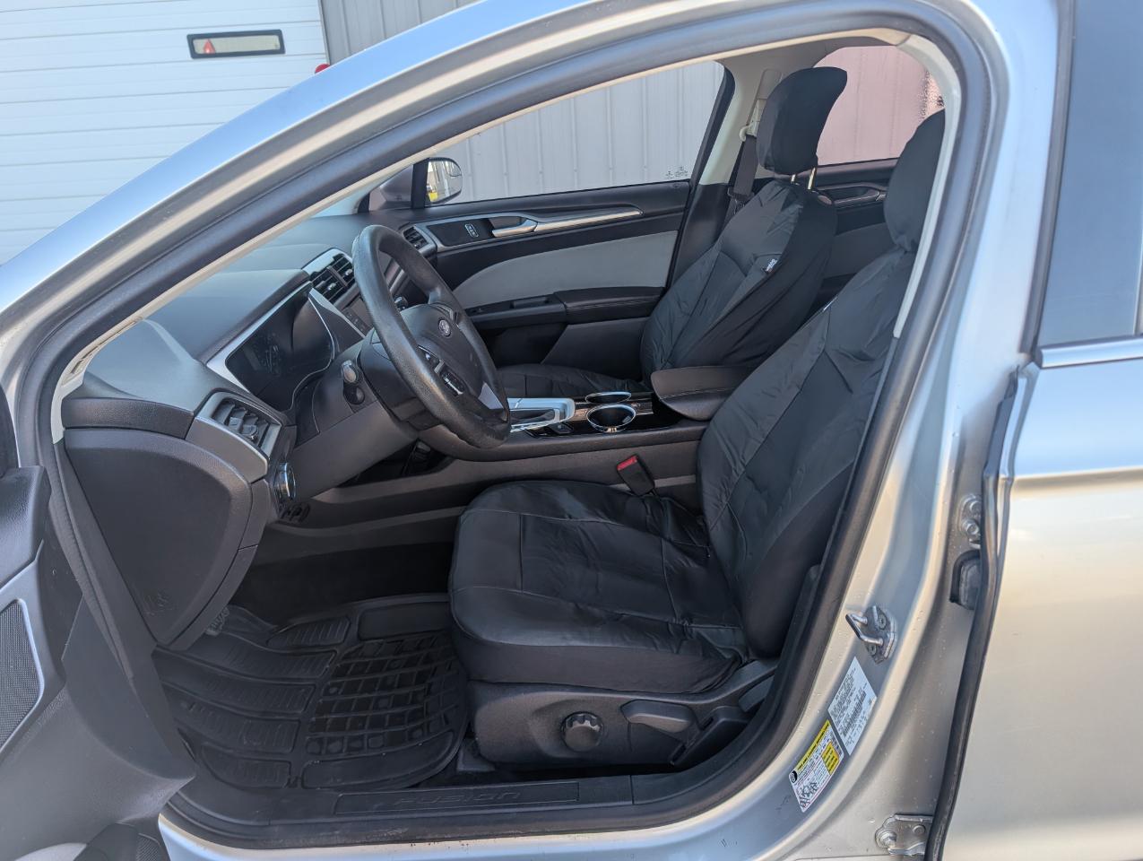 Ford Fusion S 2013