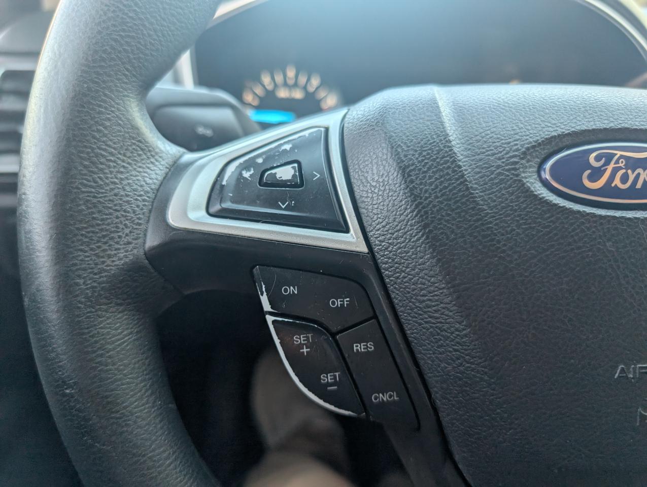 Ford Fusion S 2013
