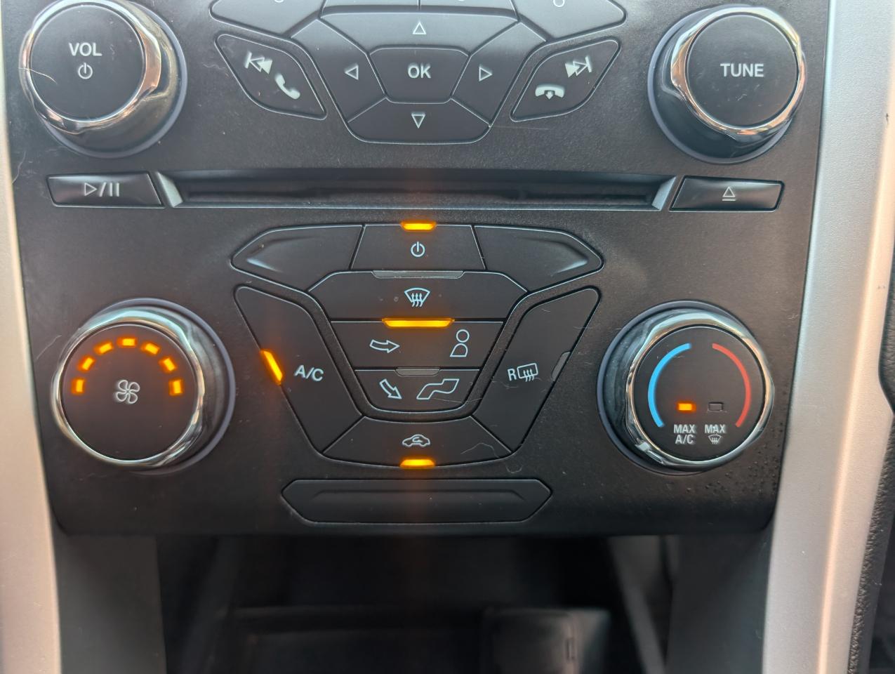 Ford Fusion S 2013