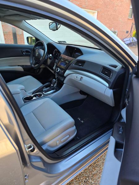 Acura ILX 8-Spd AT w/ Premium Package 2017