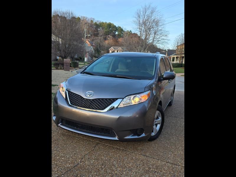 Toyota Sienna LE 8-Passenger 2017