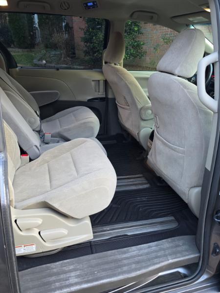 Toyota Sienna LE 8-Passenger 2017
