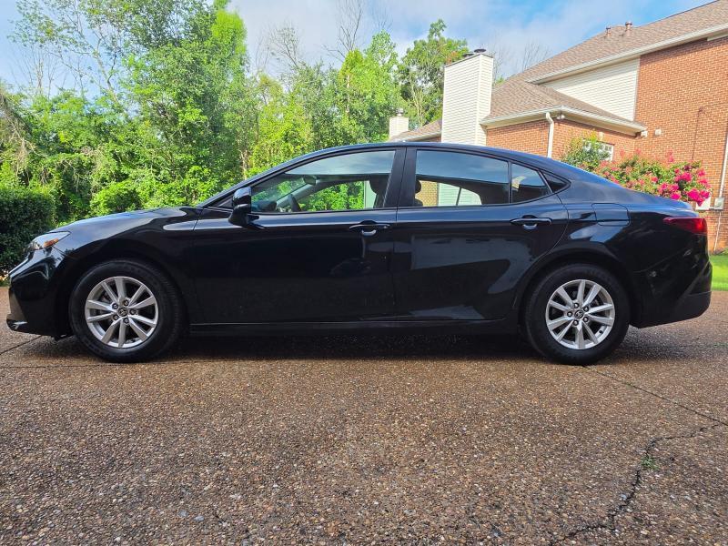 Toyota Camry Hybrid LE 2025