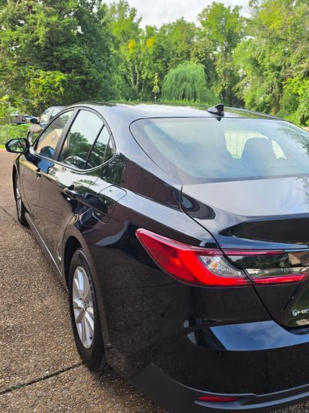Toyota Camry Hybrid LE 2025