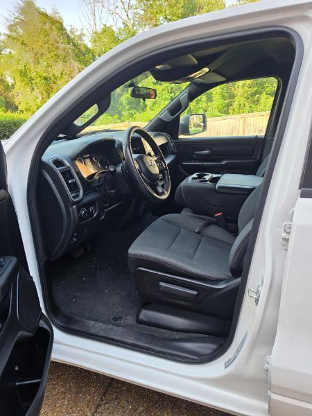 RAM 1500 Tradesman Quad Cab 4WD 2024