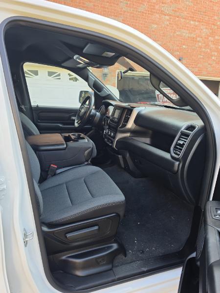 RAM 1500 Tradesman Quad Cab 4WD 2024