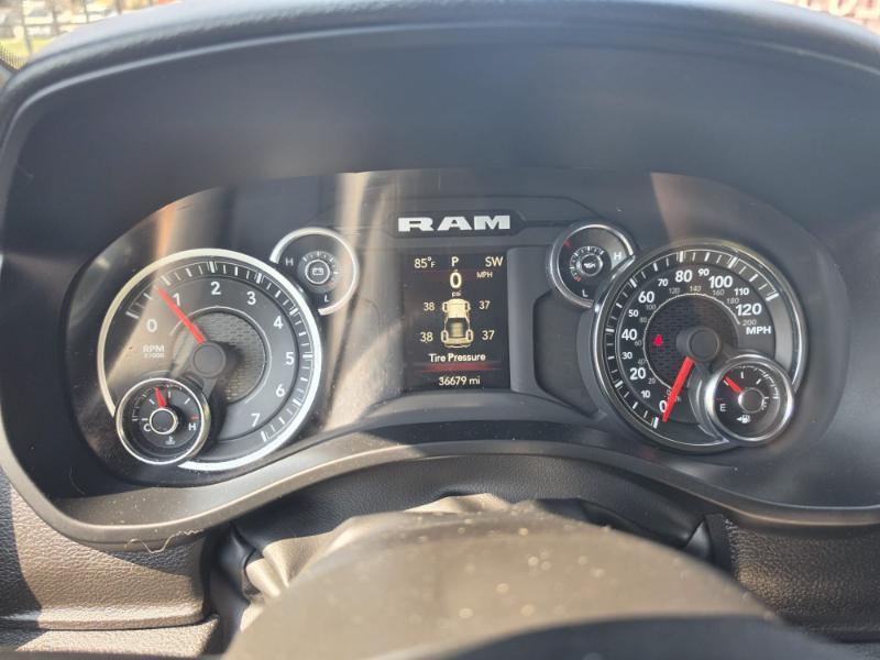 RAM 1500 Tradesman Quad Cab 4WD 2024