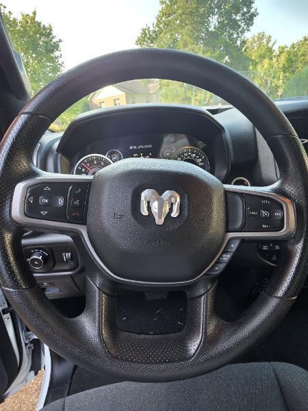 RAM 1500 Tradesman Quad Cab 4WD 2024