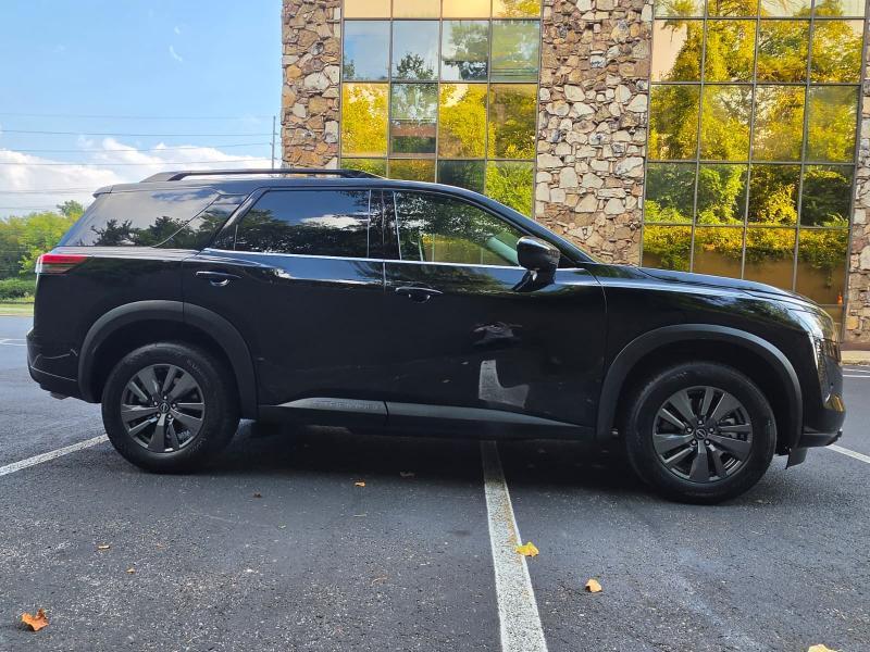 Nissan Pathfinder SV 2026