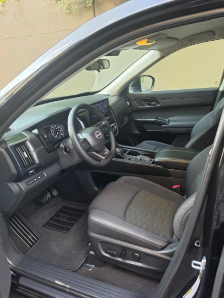 Nissan Pathfinder SV 2026