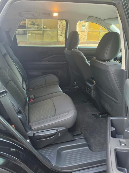Nissan Pathfinder SV 2026