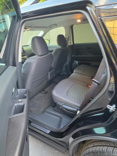 Nissan Pathfinder SV 2026
