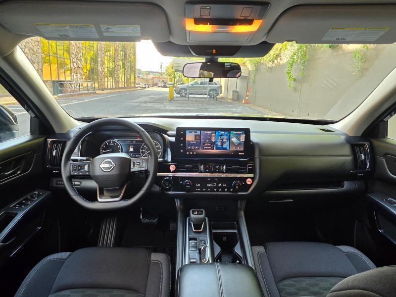 Nissan Pathfinder SV 2026