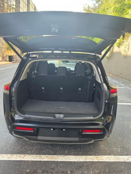 Nissan Pathfinder SV 2026