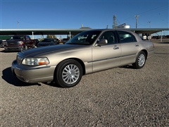 2003 Lincoln Town Car 