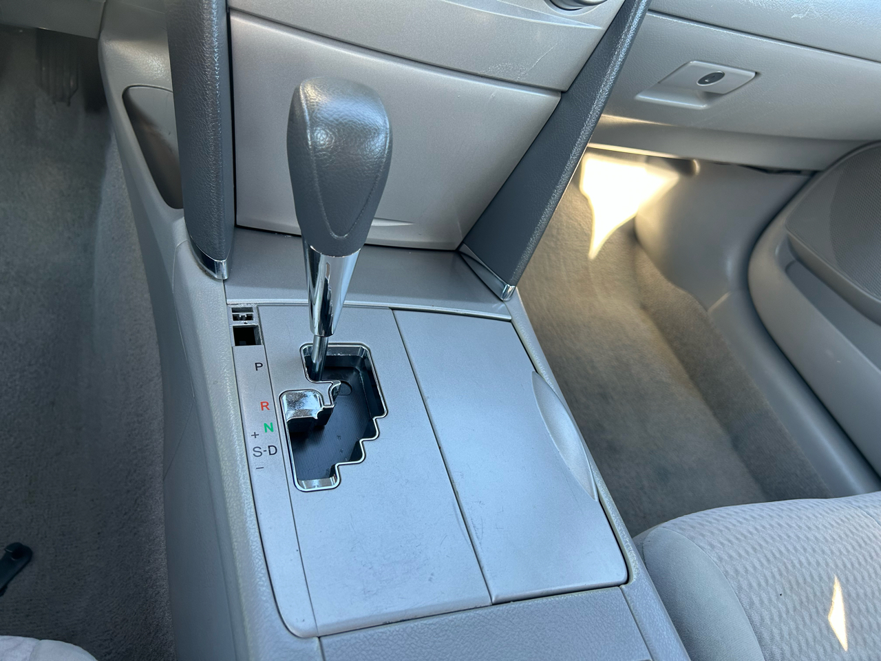 Toyota Camry LE V6 6-Spd AT 2010