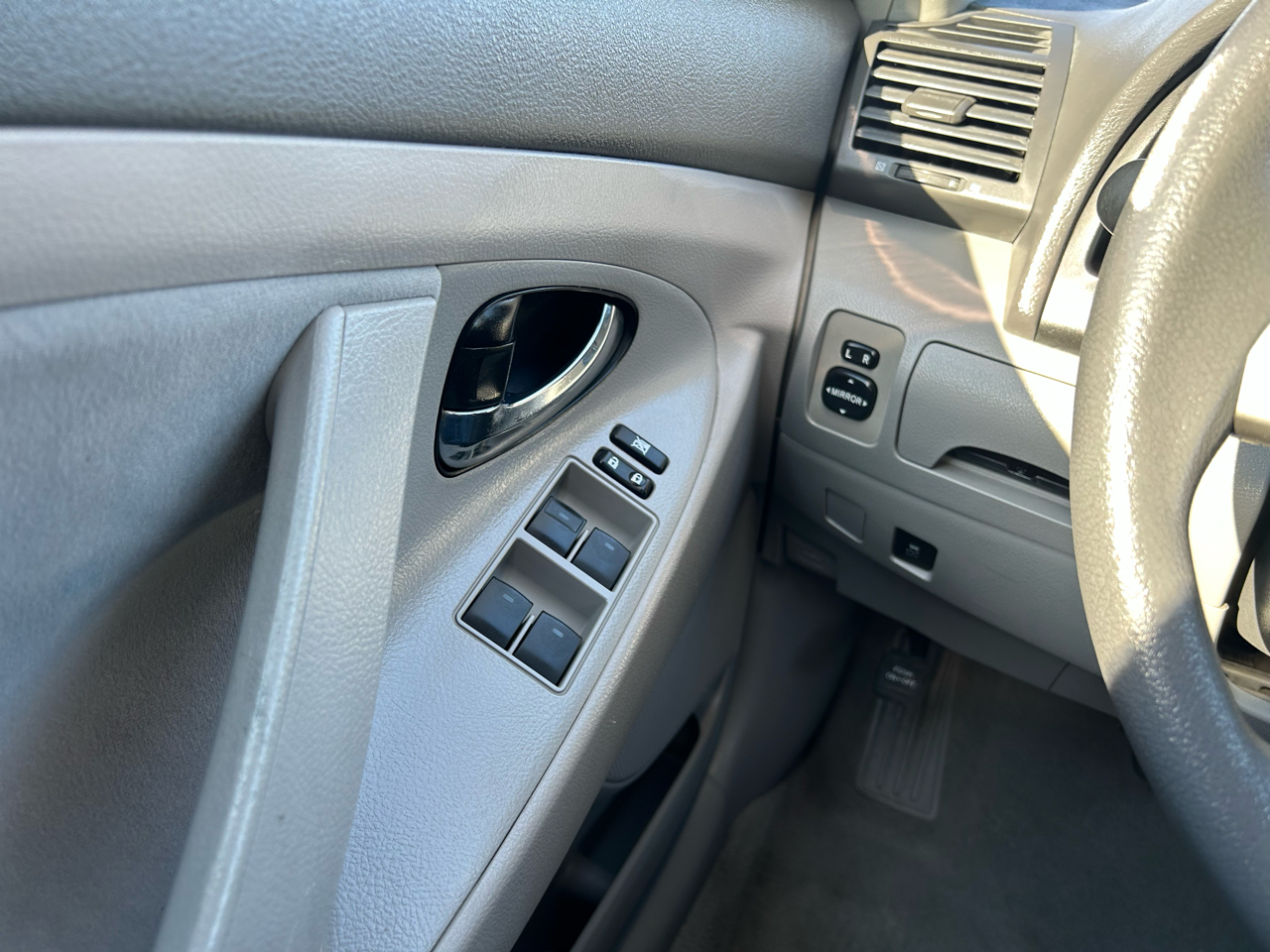 Toyota Camry LE V6 6-Spd AT 2010