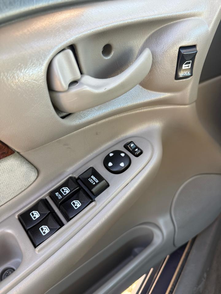 Chevrolet Impala LS 2000