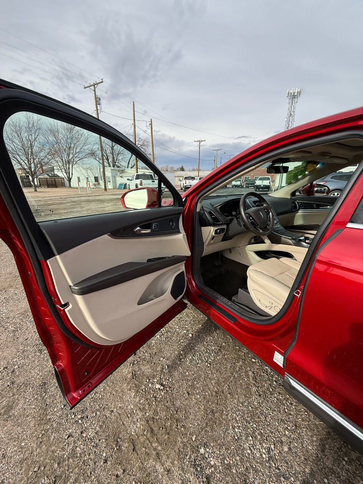 2020 Lincoln Nautilus Reserve photo 3