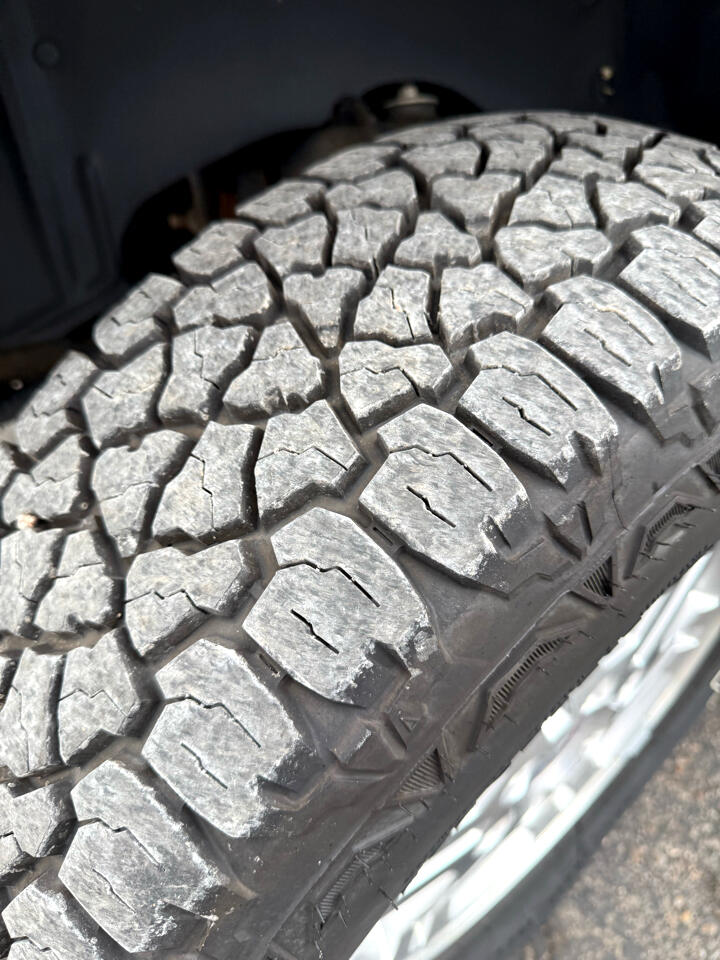 GMC Canyon SLE Crew Cab 4WD 2012