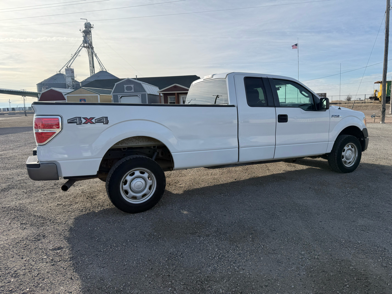 Ford F-150 XL SuperCab 8-ft. Bed 4WD 2013