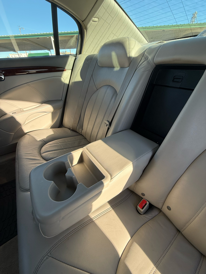 Buick Lucerne CXL 2010