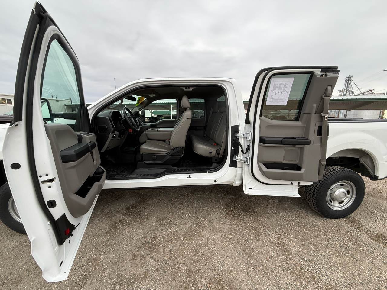 Ford F-250 SD XL SuperCab Long Bed 4WD 2019