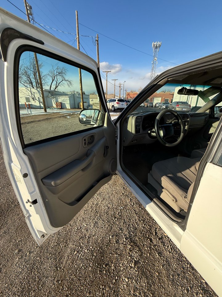 GMC Sonoma SL Ext. Cab 2WD 2003