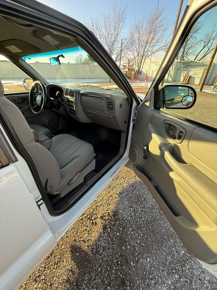 GMC Sonoma SL Ext. Cab 2WD 2003