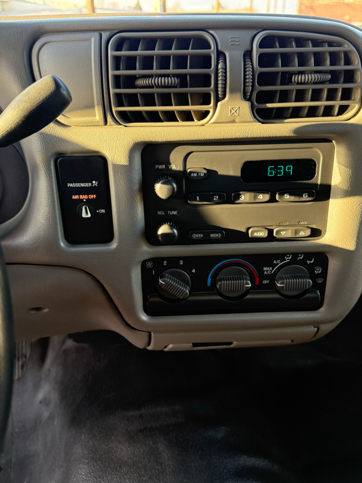 GMC Sonoma SL Ext. Cab 2WD 2003