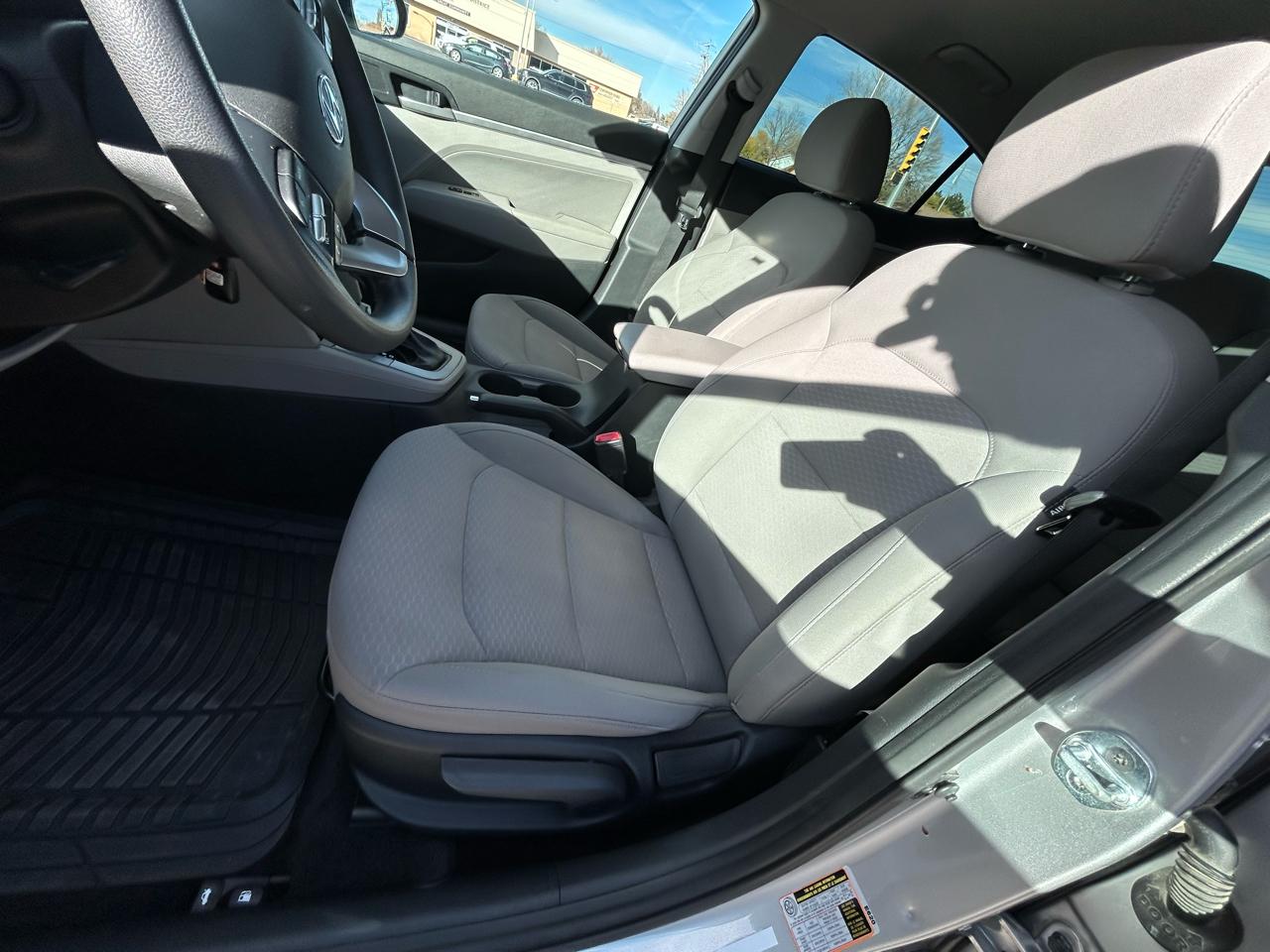 Hyundai Elantra SEL 2020