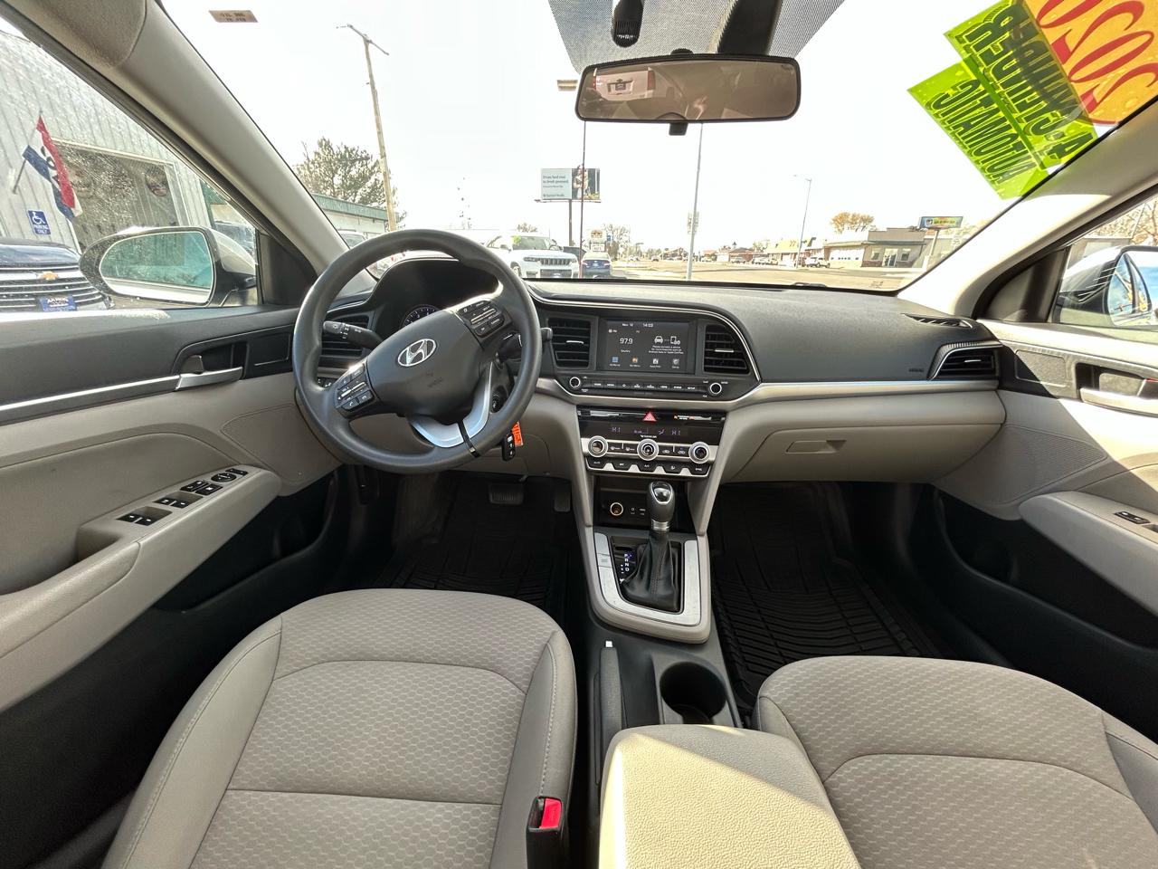 Hyundai Elantra SEL 2020