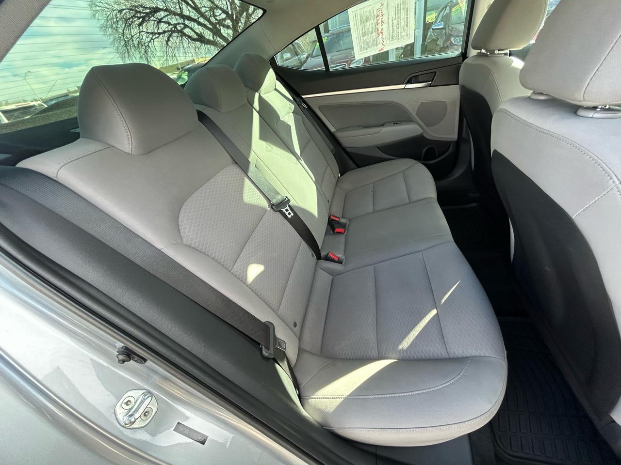 Hyundai Elantra SEL 2020