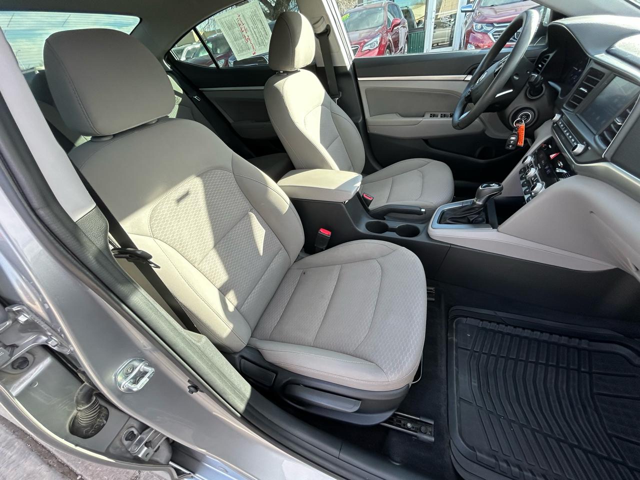 Hyundai Elantra SEL 2020