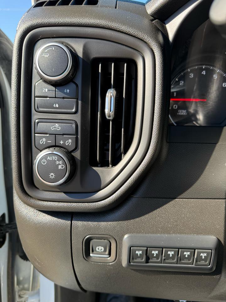 Chevrolet Silverado 2500HD Work Truck Crew Cab Long Box 4WD 2022