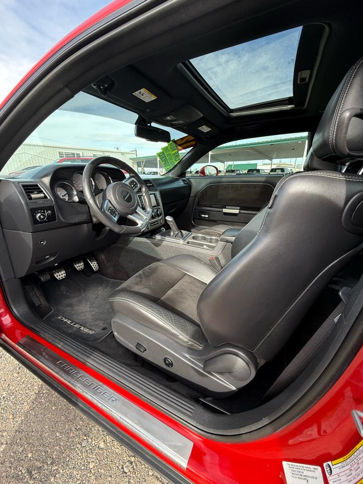 Dodge Challenger SRT8 2012