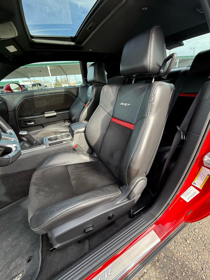 Dodge Challenger SRT8 2012