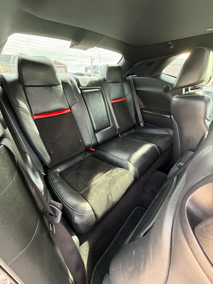 Dodge Challenger SRT8 2012