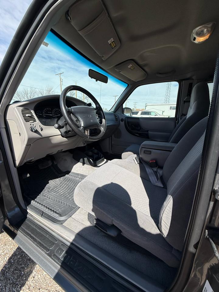 Mazda B-Series B4000 SE Cab Plus 2WD 1998