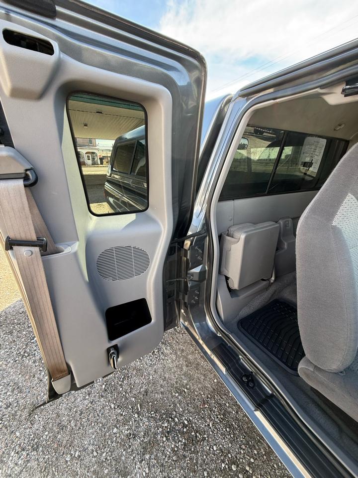 Mazda B-Series B4000 SE Cab Plus 2WD 1998