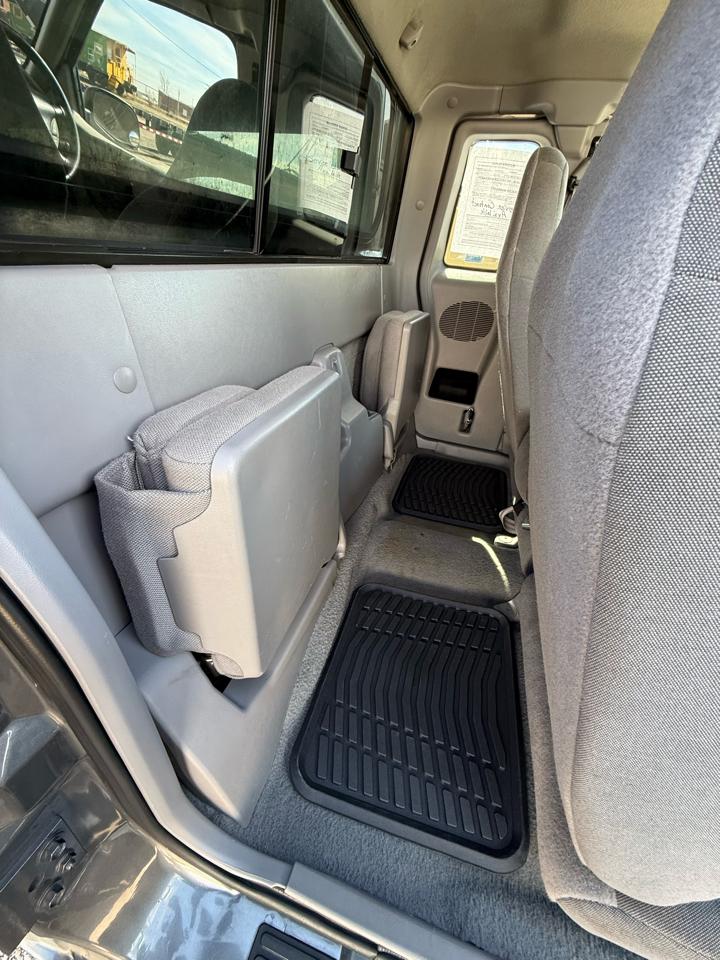 Mazda B-Series B4000 SE Cab Plus 2WD 1998