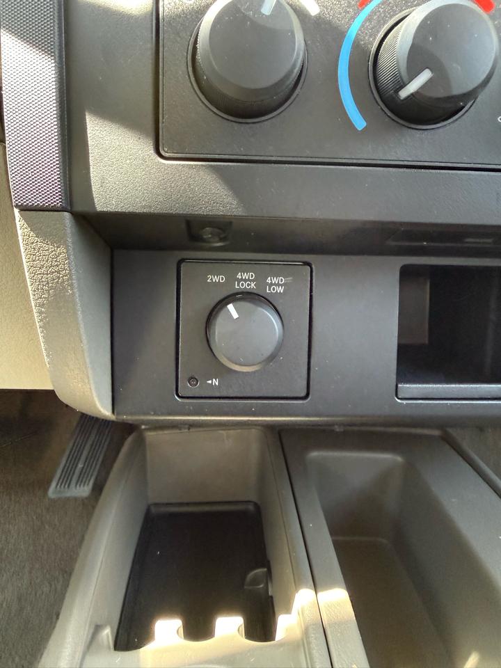 Dodge Dakota SLT Crew Cab 4WD 2010