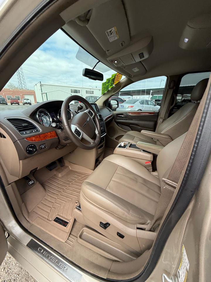 Chrysler Town & Country Touring 2014