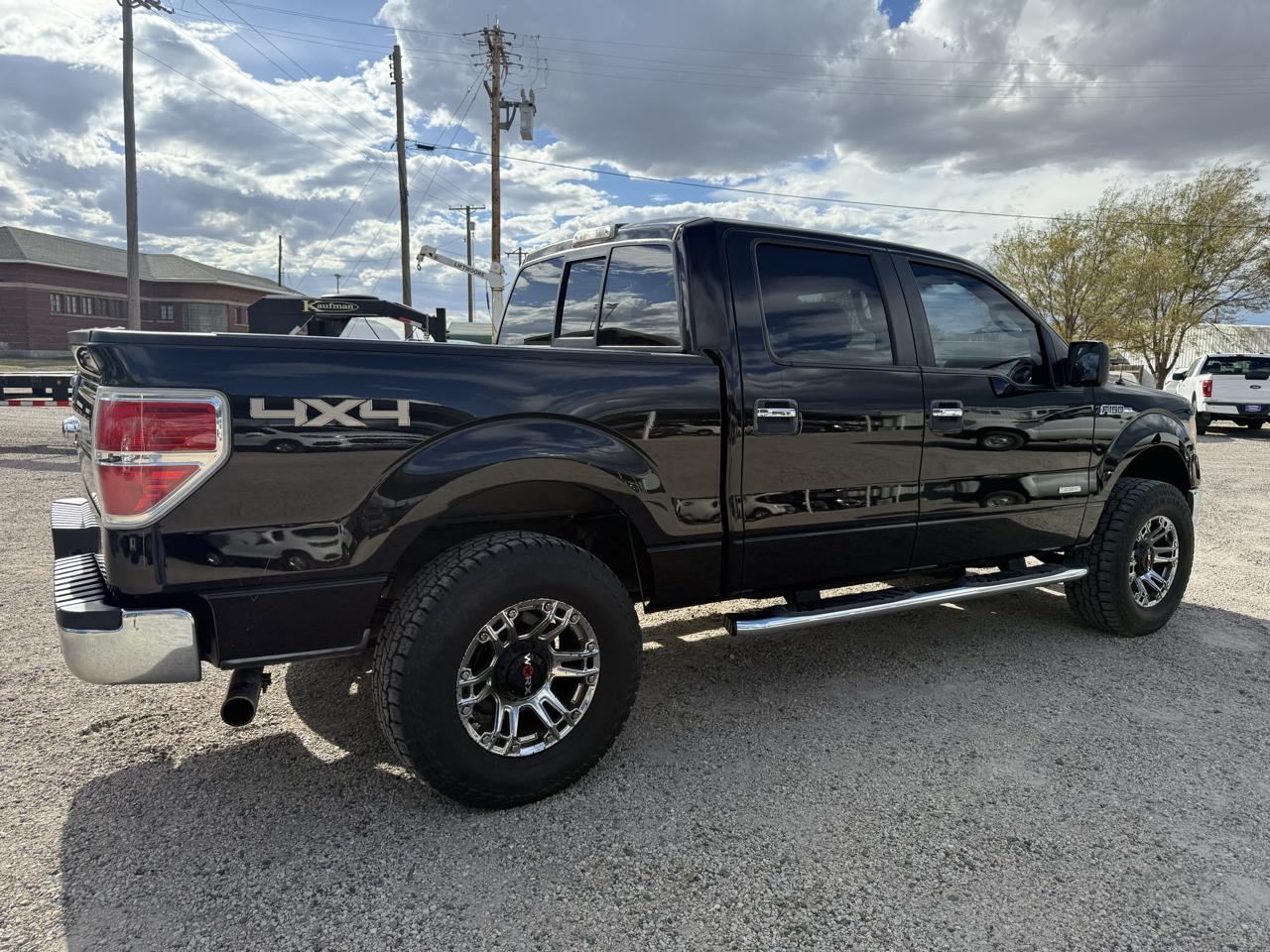 Ford F-150 4WD SuperCrew 145" XL 2013