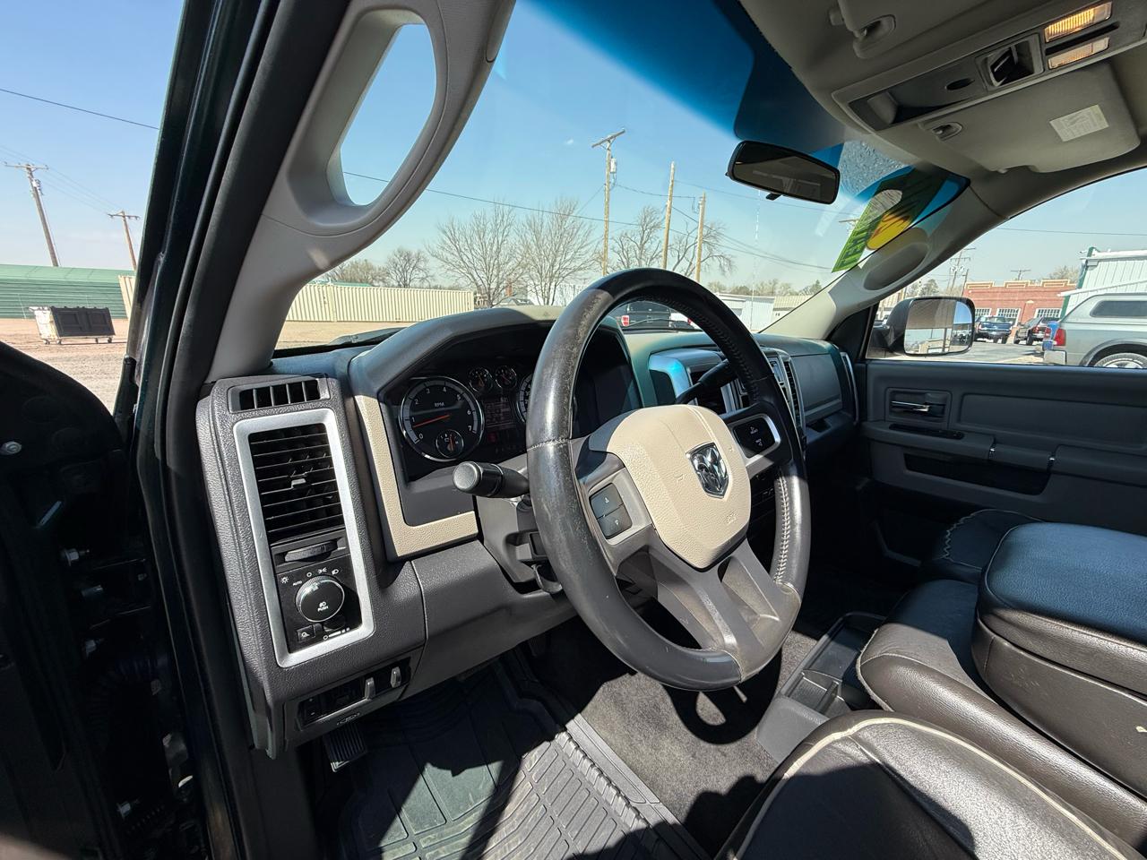 RAM 1500 Laramie Crew Cab 4WD SWB 2011