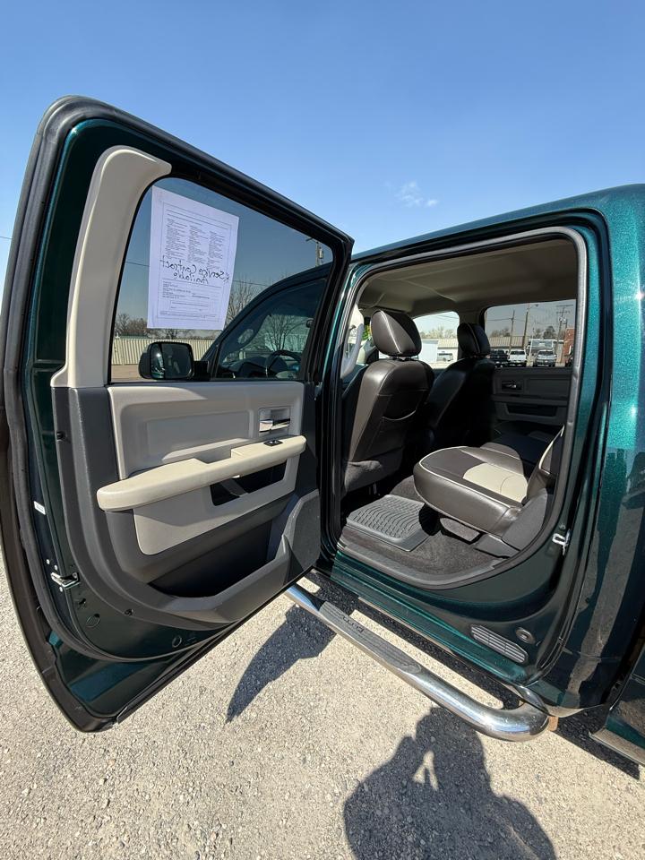RAM 1500 Laramie Crew Cab 4WD SWB 2011