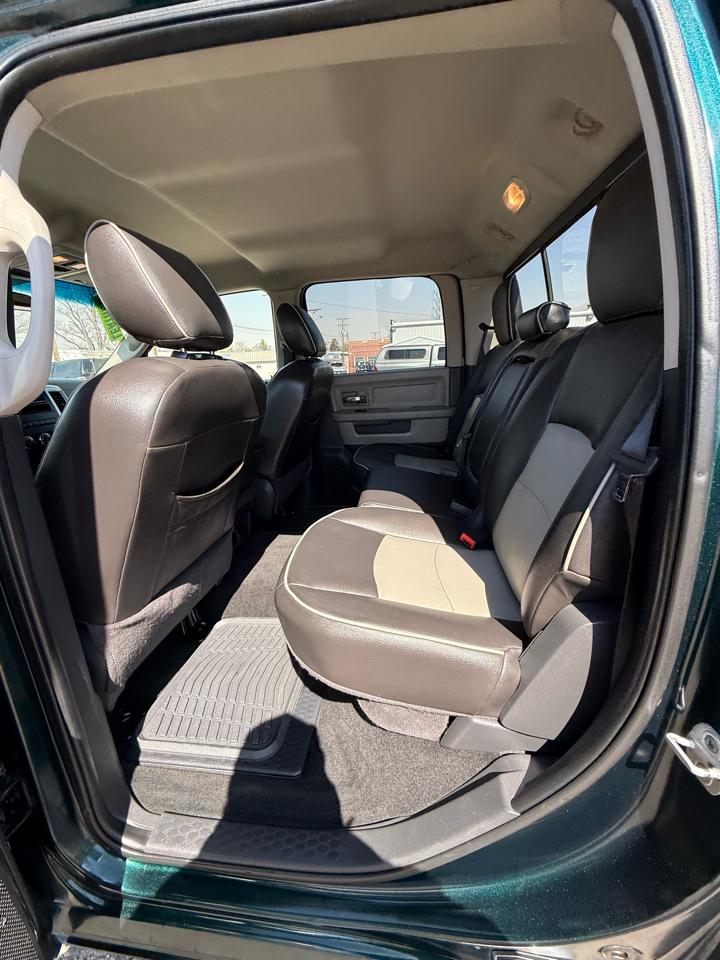 RAM 1500 Laramie Crew Cab 4WD SWB 2011