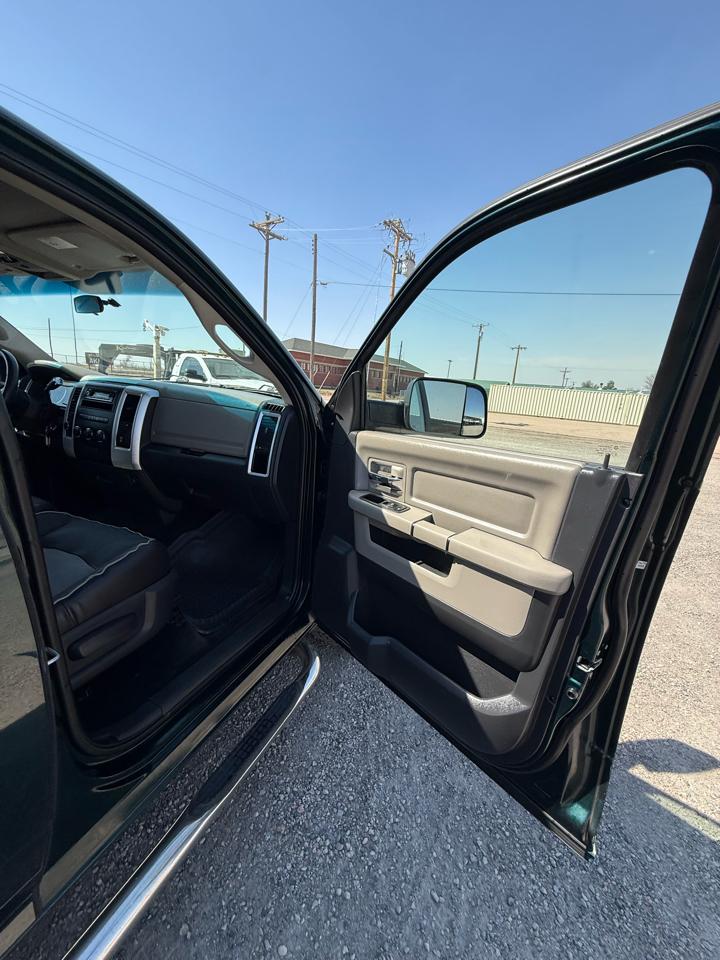 RAM 1500 Laramie Crew Cab 4WD SWB 2011