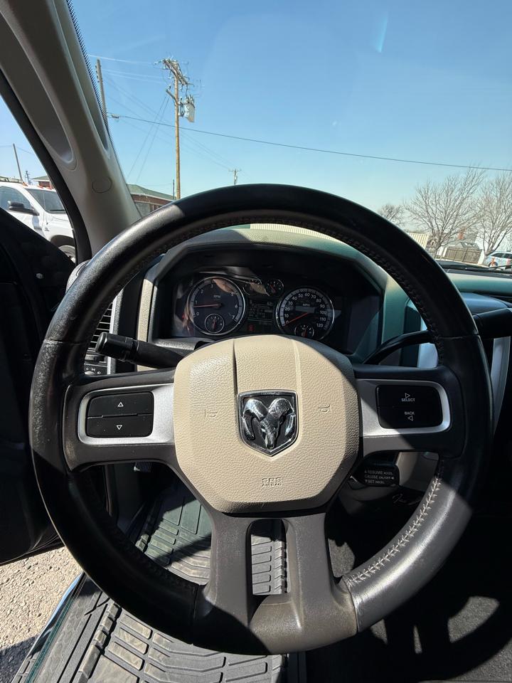 RAM 1500 Laramie Crew Cab 4WD SWB 2011