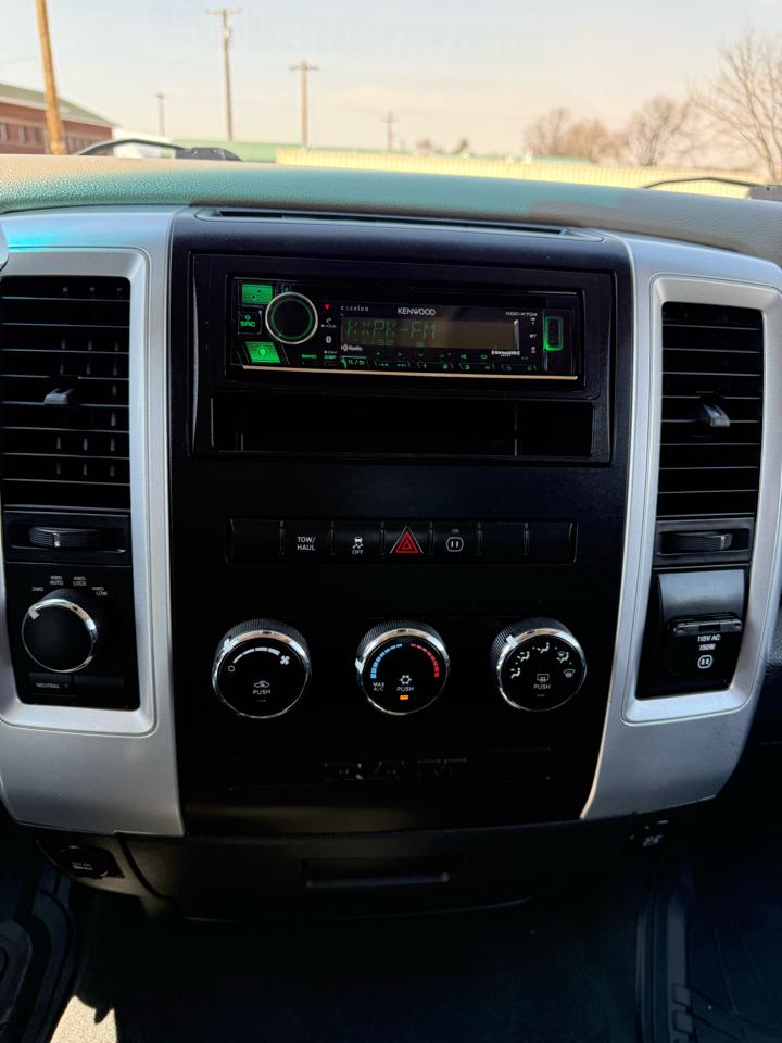 RAM 1500 Laramie Crew Cab 4WD SWB 2011